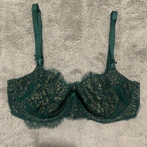 Victoria’s Secret Lace Bra 32DD
